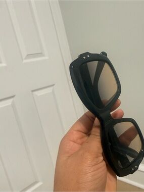AJ Morgan Black Oversized Square Sunglasses